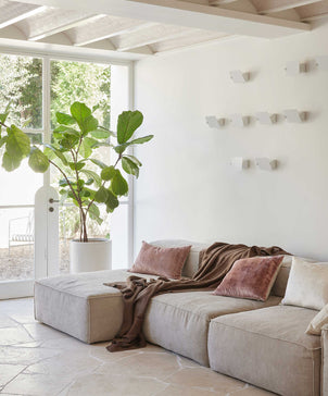 files/14-Talik-Dusk-Cushion-04.jpg