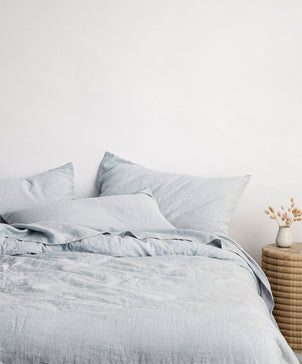 files/17-Duvet-Cover-Set-Pulled-Back-Sky_7e8eeea3-bd55-4cc9-9889-4b5967ab55a0.jpg
