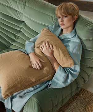 files/CULTIVER-Linen-Robe-08.jpg