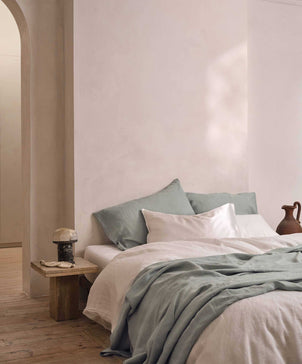 files/Duvet-White-03_850663eb-6845-40a3-9003-5ba68fb634f5.jpg