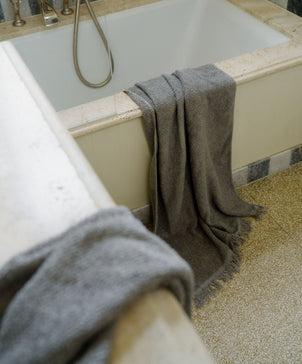 files/Pebble-Towel-02.jpg