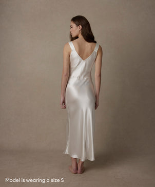 files/Silk-Slip-Ivory-02_f2f96cde-eed3-4b0a-b6c6-c71920a5c0f6.jpg