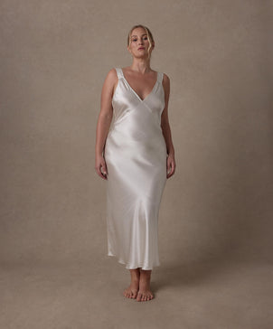 files/Silk-Slip-Ivory-06_61fafd66-fd6f-46a4-bcc9-bf7a5ad580ec.jpg