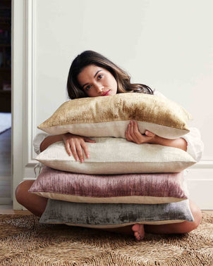 files/12-Talik-Bronze-Cushion-04_7f56fa01-23a0-44c2-8f64-62a2a9ca1ac4.jpg