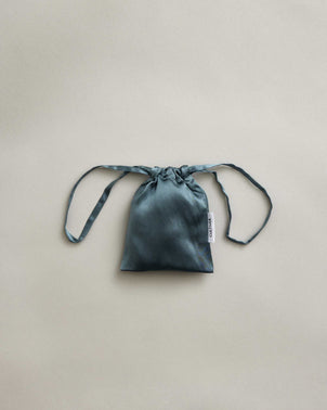 files/260811CULTIVERstudio_11311_EYEMASKBAG_BLUESTONE_e2132817-485b-4829-86f1-31e1f3493c6c.jpg