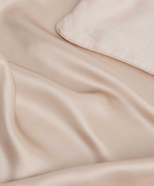 files/3-Silk-Pillowcases-Blush-03_24633c5a-a9dc-4d42-8eb7-99729de21fc8.jpg