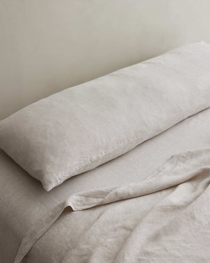 files/BodyPillowcaseNaturalStyledonBed.jpg
