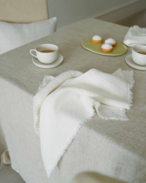 files/CULTIVER-Fia-Napkin-White-01_a9ab10a0-b028-4a72-8931-b16312ffab20_1_1.jpg