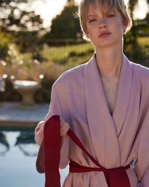 files/CULTIVER-Linen-Robe-04_642aa853-659e-4672-ab5f-7a2379b29162.jpg