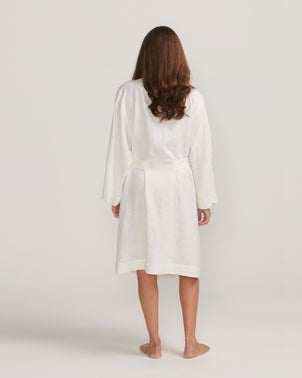 files/CULTIVER-Robe-Ivory-08_a4f5f39e-3fc1-4b7b-b3ab-e5ec203663ae.jpg