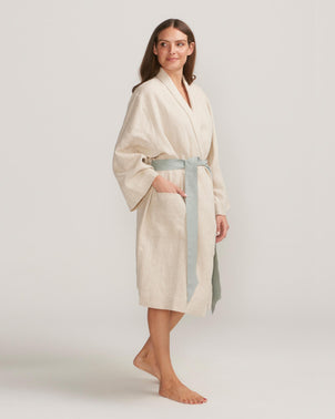 files/CULTIVER-Robe-Natural_Seafoam-02_d40f854b-ec90-45b7-a09c-460999dd9c7d.jpg