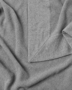 files/Cashmere-Throw-Fog-02_1_1.jpg