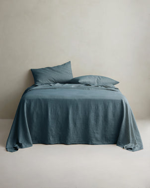 files/Copy_of_Sheet_Set_BLUESTONE_Styled_on_Bed.jpg