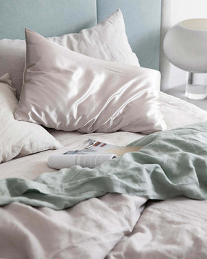 files/Duvet-Smoke-03_6325547a-2d54-4cd6-91d6-ee328ef3b8e0.jpg