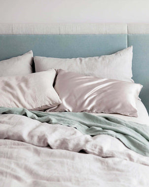 files/Duvet-Smoke-04_05a884c3-00f4-40a2-979d-e40e0027a342_1.jpg