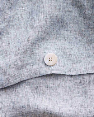 files/DuvetButtonDetailRoccoRoyal.jpg
