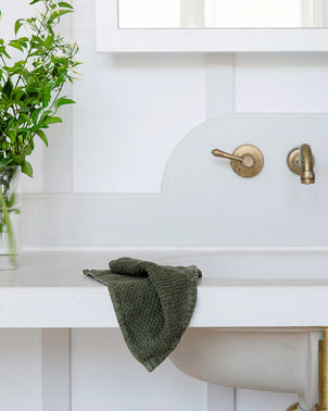 files/Linen-Towel-05_89d6c5fd-550e-47e2-bec6-07f9d2487f57.jpg