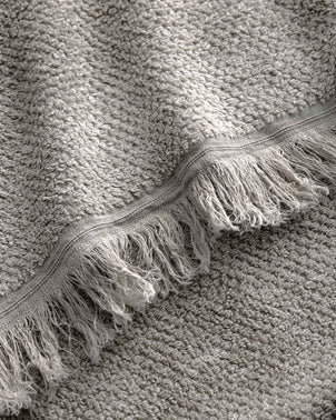 files/LinenTowelPEBBLEFringeDetail_9fab0d78-915b-4a39-a987-e809f4bd2e6b.jpg