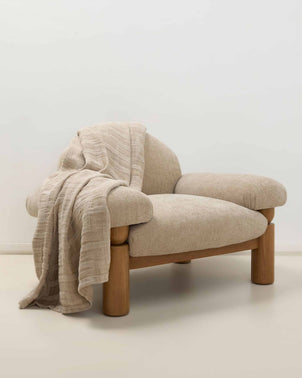 files/Natural_Rolfes_throw_chair_db217d47-9854-4c5a-b6e4-ff322a3f8a2d.jpg