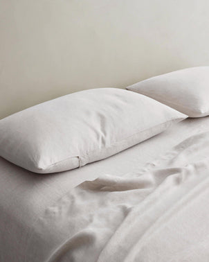 files/Pillowcases-SMOKE-Styled-on-Bed-edit_2.jpg