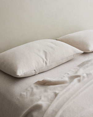 files/PillowcasesNaturalStyledonBed_2.jpg