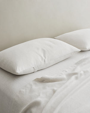 files/Pillowcases_IVORY_Styled_on_Bed.jpg