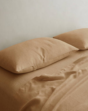 files/Pillowcases_Natural_Styled_on_Bed_1_2.jpg