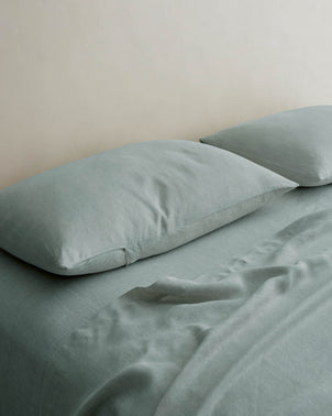 files/Pillowcases_SAGE_Styled_on_Bed_1.jpg