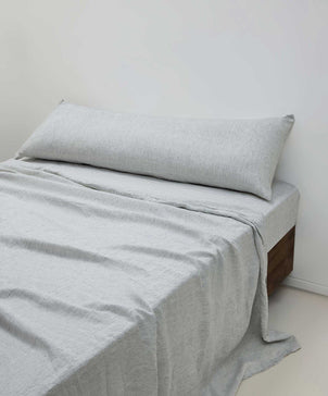 files/Pinstripe_body_pillow_web_116917d2-29a0-41d5-820c-88e05bd42df6.jpg