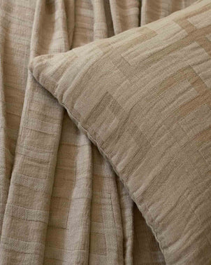 files/Rolfes_Throw_Cushion_Natural_closeup_ea3ce60c-cfda-4e59-821a-bd8f1f3532a0_1.jpg