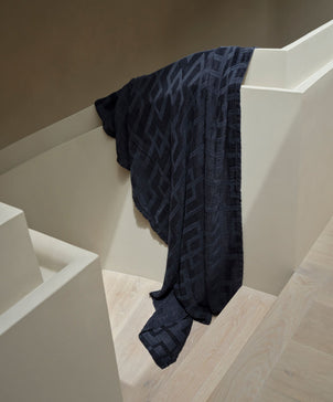 files/Rolfes_Throw_Navy_01.jpg