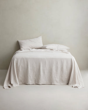 files/Sheet_Set_SMOKE_Styled_on_Bed.jpg