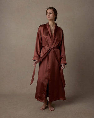 files/Silk-Robe-Cinnabar-01_c53adf6e-3d59-4935-889a-dc9a8dbbea75.jpg