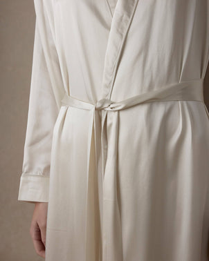 files/Silk-Robe-Ivory-03_a1332d39-3777-4fe9-8cd4-056572f31b9b.jpg