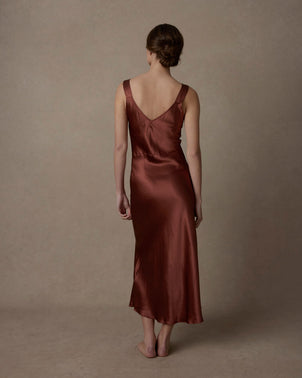 files/Silk-Slip-Cinnabar-02_fc0667d1-960b-4f5f-89c0-608deb970e67.jpg
