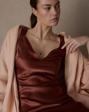 files/Silk-Slip-Cinnabar-05_23d917f4-6b65-4b36-991b-8a238caa1207.jpg
