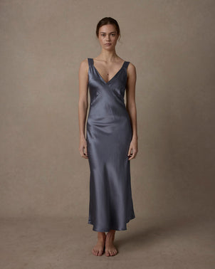 files/Silk-Slip-Steel-Blue-01_01786420-5498-4968-9c6e-3c7dd888727d.jpg