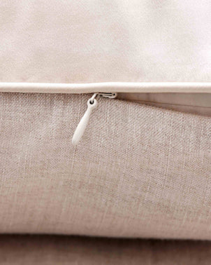 files/SilkLinenFlipPillowcaseNaturalZipDetail_1.jpg