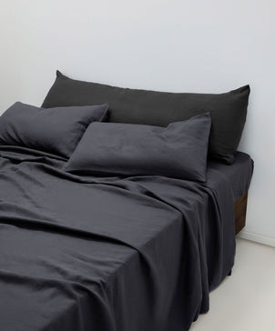 files/Slate_Body_Pillow_std_web_9fb8434a-26b4-4073-b6ae-14508767512c.jpg