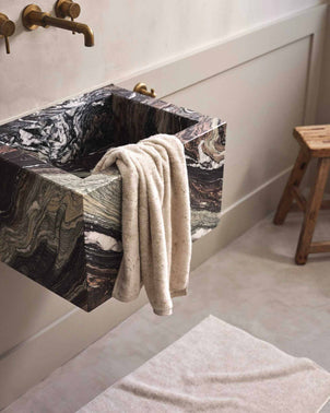files/Speckle-Towel-03_cd34f82b-3654-42d5-b6ba-08b06e76c108.jpg