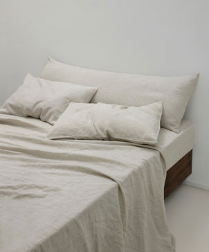 files/natural_body_pillow_std_web_cf2312fc-d861-44c4-8d73-e3ba5b78dd98.jpg