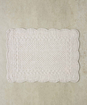 files/scallop_placemat_flatlay_natural_web.jpg