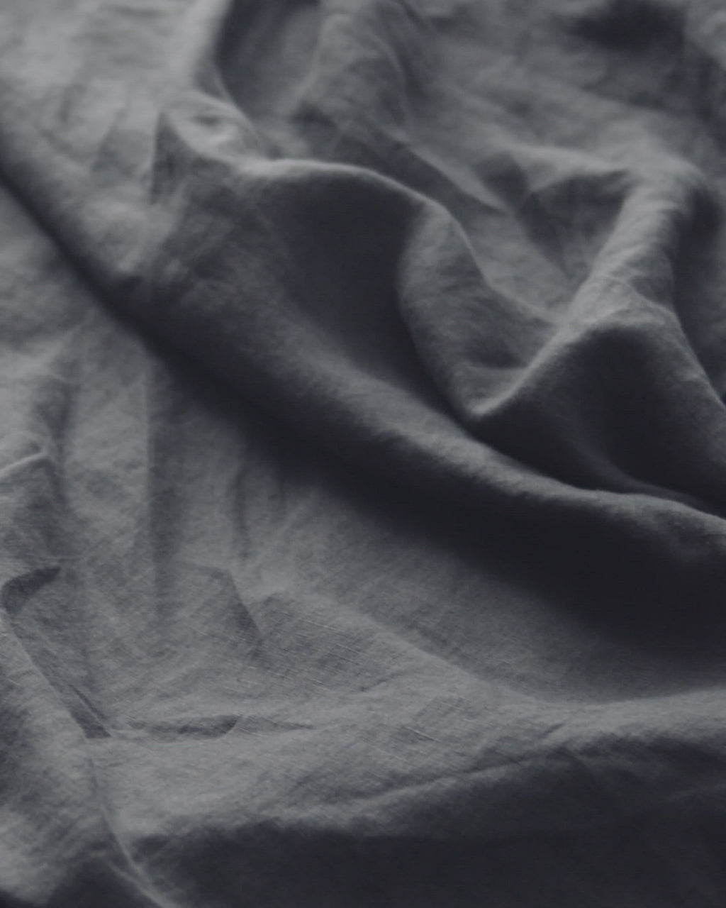 A video of CULTIVER bed linen in Slate